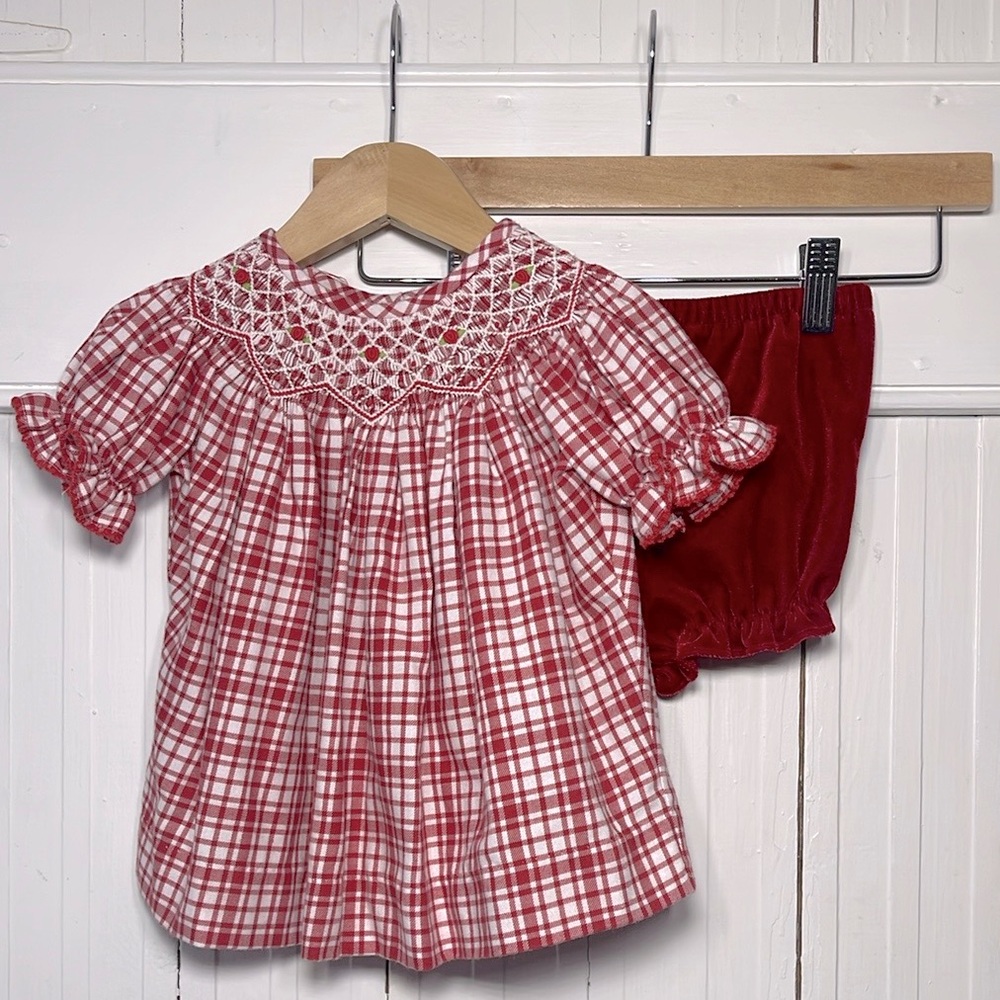 DELANEY EUC Classic Smocked Embroidered Rose Bud Blouse Bloomer Set